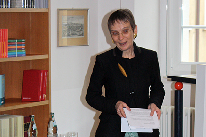 Karin Walter, Cheflektorin des Kreuz-Verlags bei ihrer Würdigung